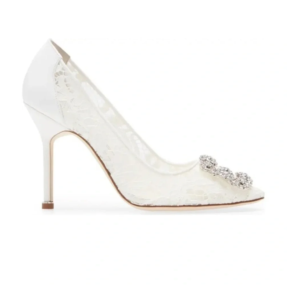 Manolo Blahnik Hangisilace Cream Lace Jewel‎ Buckle pumps size 35EU